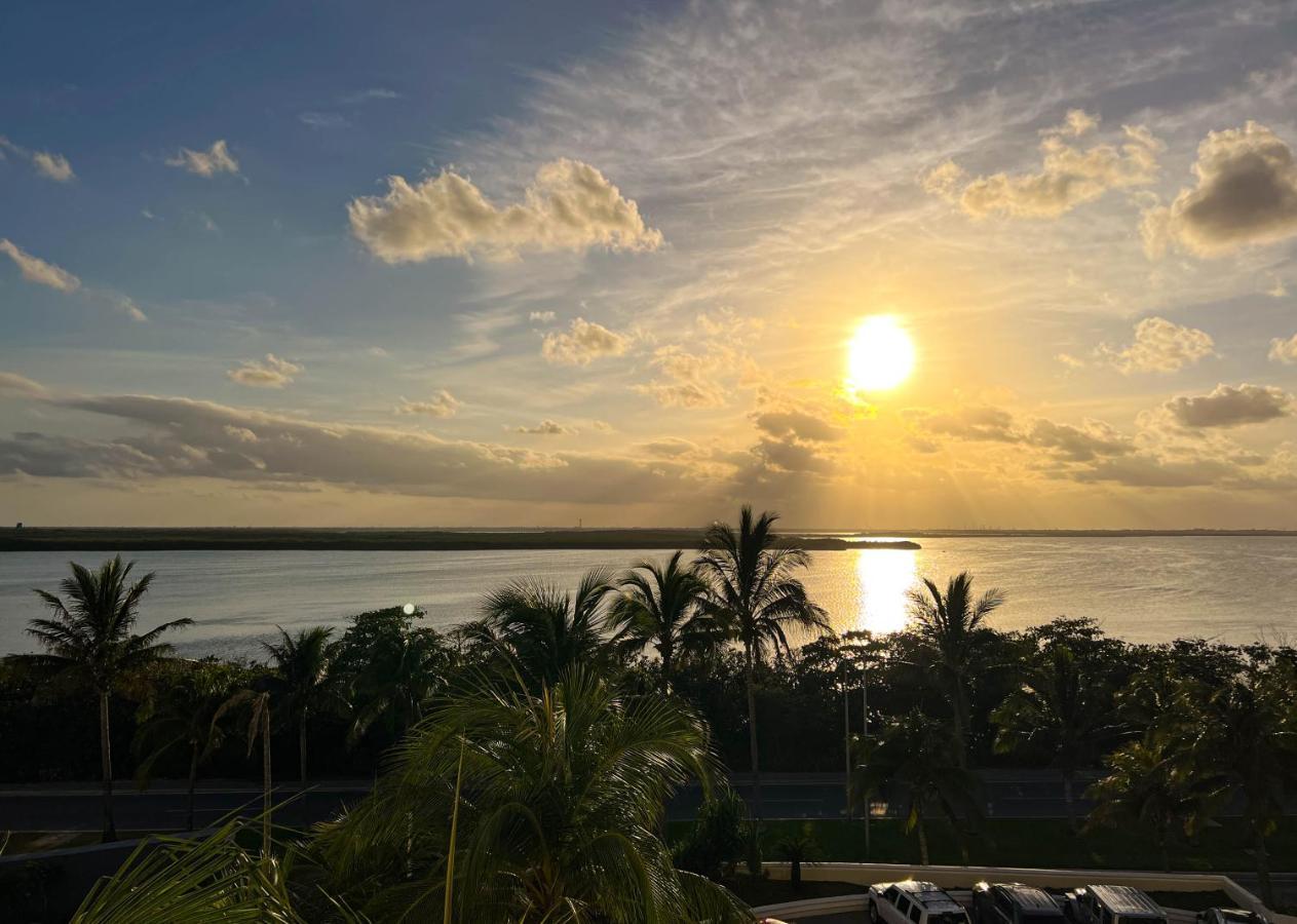 Beachside Apartments Cancun Ngoại thất bức ảnh