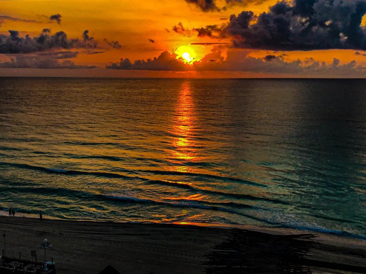 Beachside Apartments Cancun Ngoại thất bức ảnh